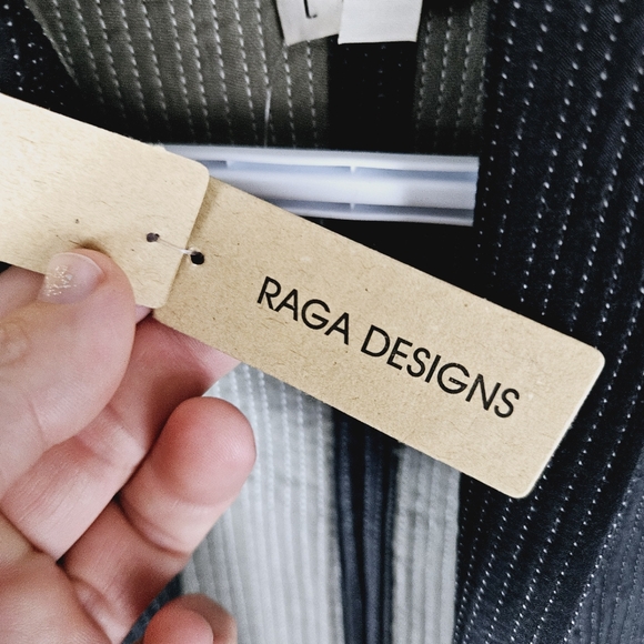 NEERU KUMAR for MAHARANI | 100% silk kimono jacket - Picture 6 of 6